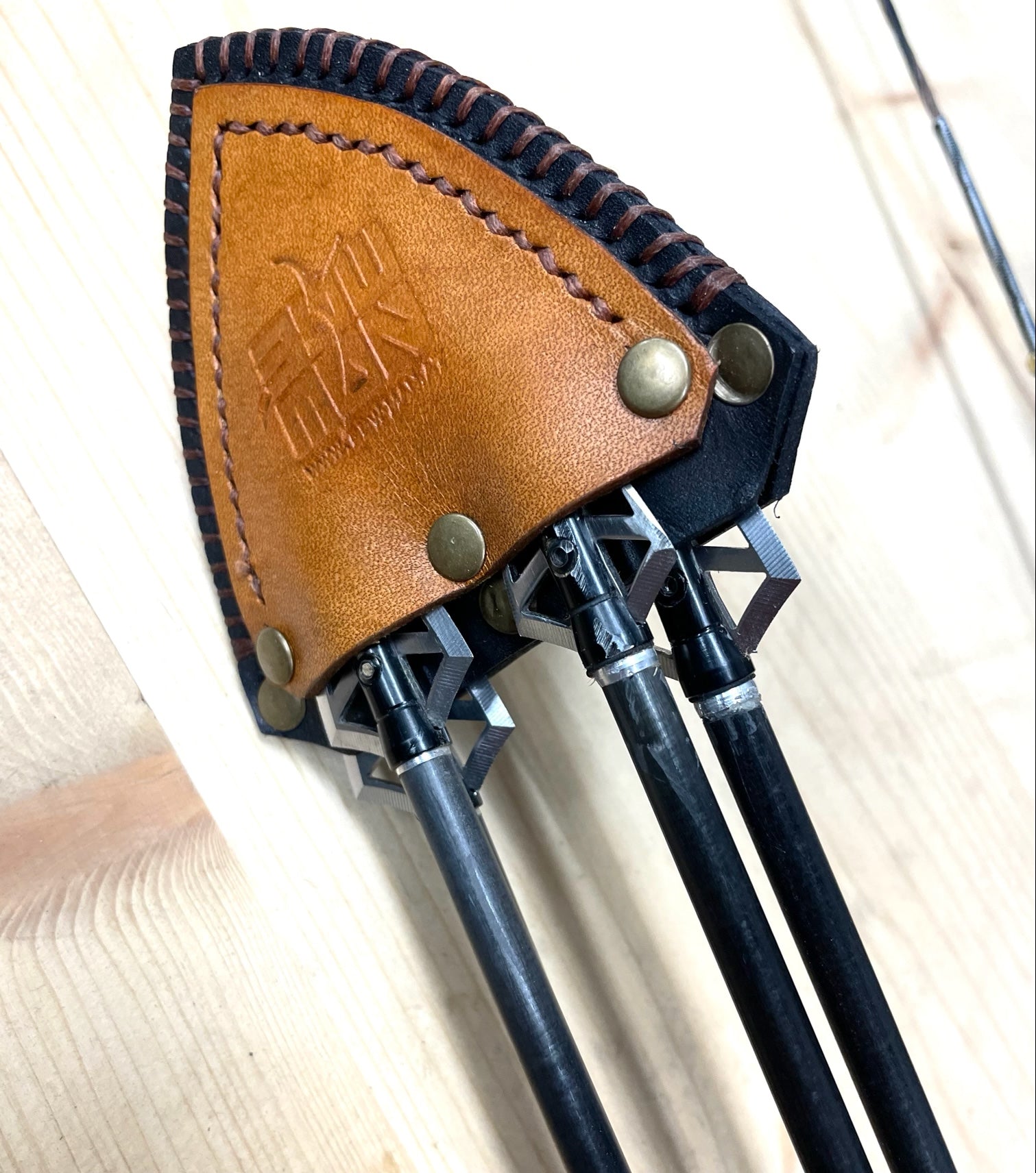 Bogenköcher Hunter, Typ D StripOn Custom Leder